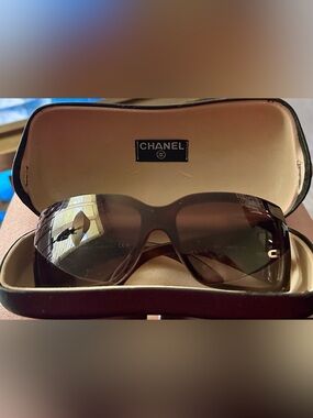 Authentic Vintage CHANEL 6012 C.502/13 Shield Sunglasses w/Case